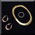 J01. Gold jewelry. 